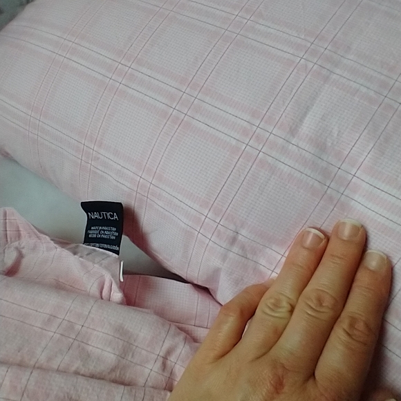 2 sets of size twin sheets. 1 pink Nautica, 1PBK - Picture 8 of 8